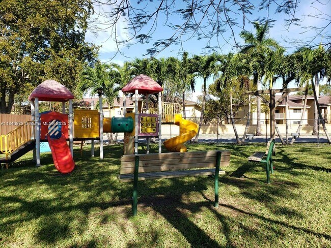 Building Photo - 6850 NW 173rd Dr