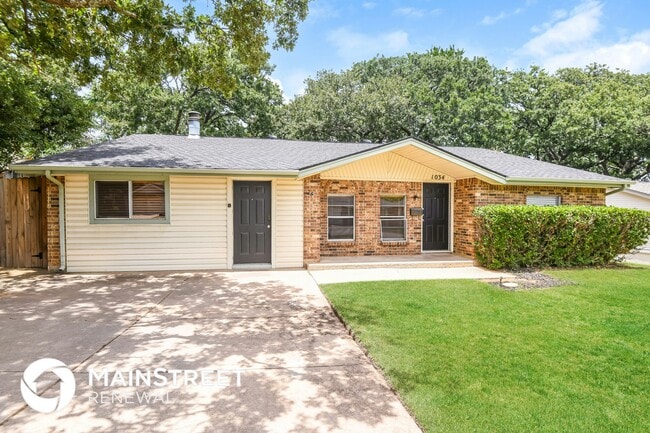 Building Photo - 1034 Meadowbrook Dr