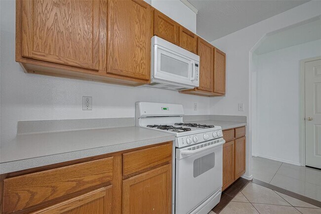 Building Photo - 6814 Shallow River Ct