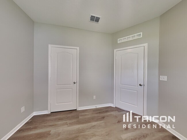 Building Photo - 523 Falcon Ridge Rd