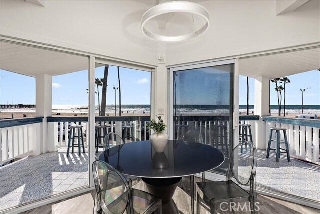 Building Photo - 2214 W Oceanfront