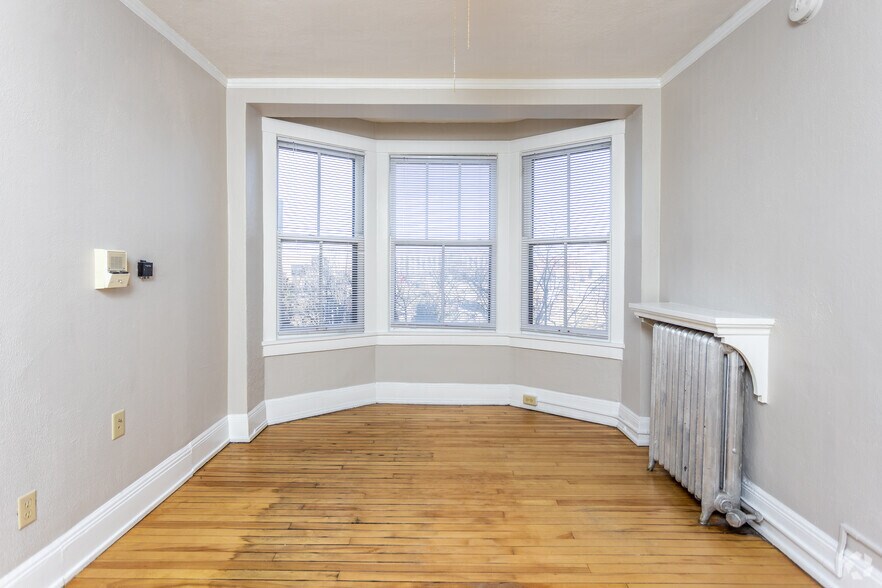 Arlington Hallett 1305 Locust St Des Moines IA 50309 Apartment Finder