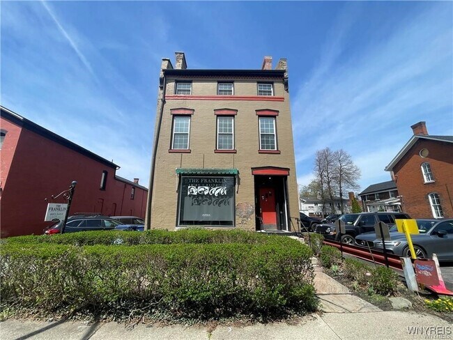 Primary Photo - 452 Franklin St