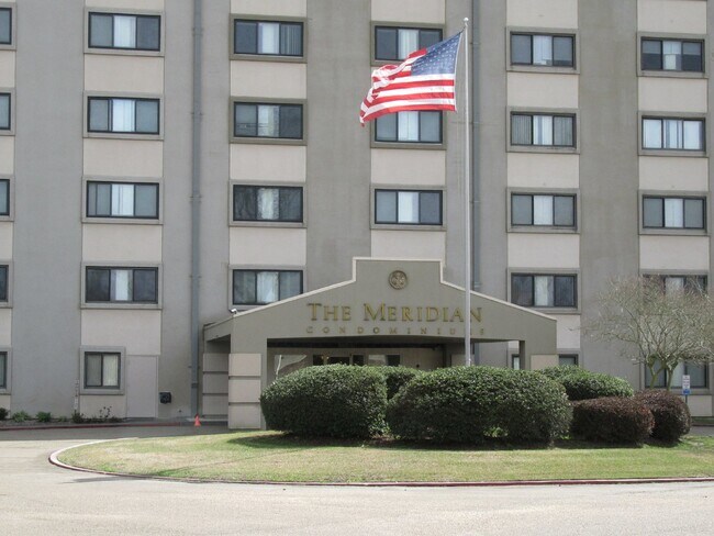 Building Photo - Move-In Ready 2BR Condo at The Meridian– Great Location & Amenities