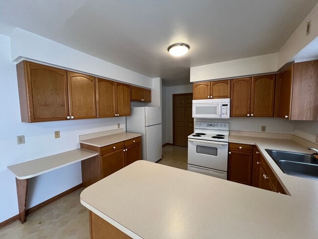 Building Photo - 602-614 Brown Street