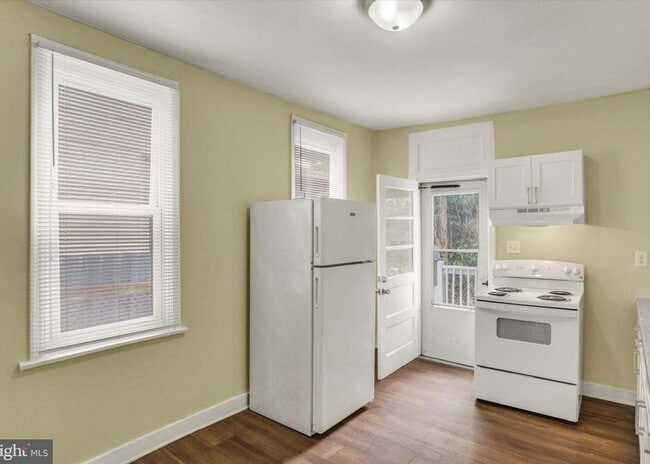 Building Photo - Section 8 considered.  Fully renovated 3 Bed