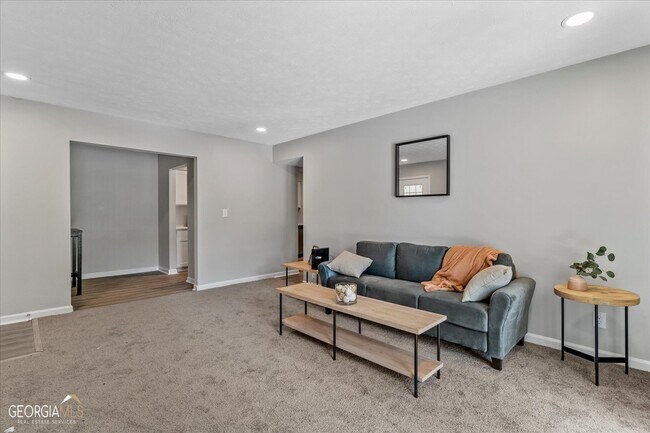 Building Photo - 1701 Hawthorne Ave