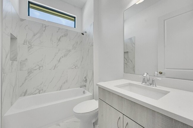 Building Photo - 13908 Vivant Dr