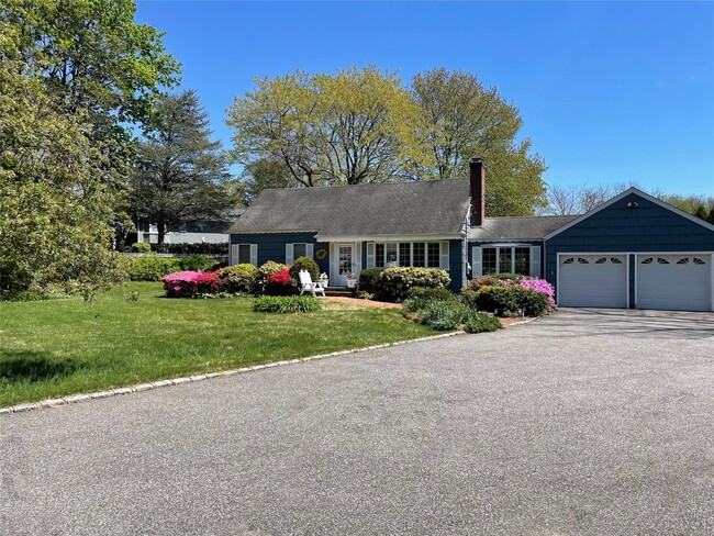 Primary Photo - 34 Little Neck Rd