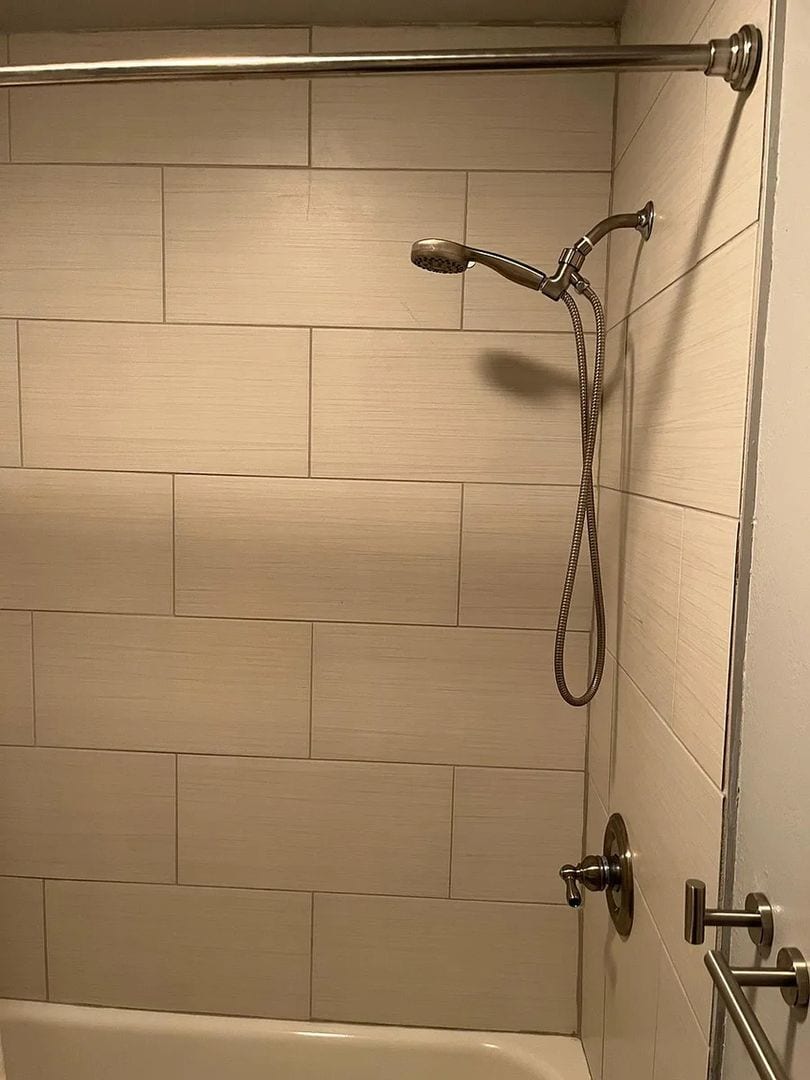 Building Photo - 715 E High St