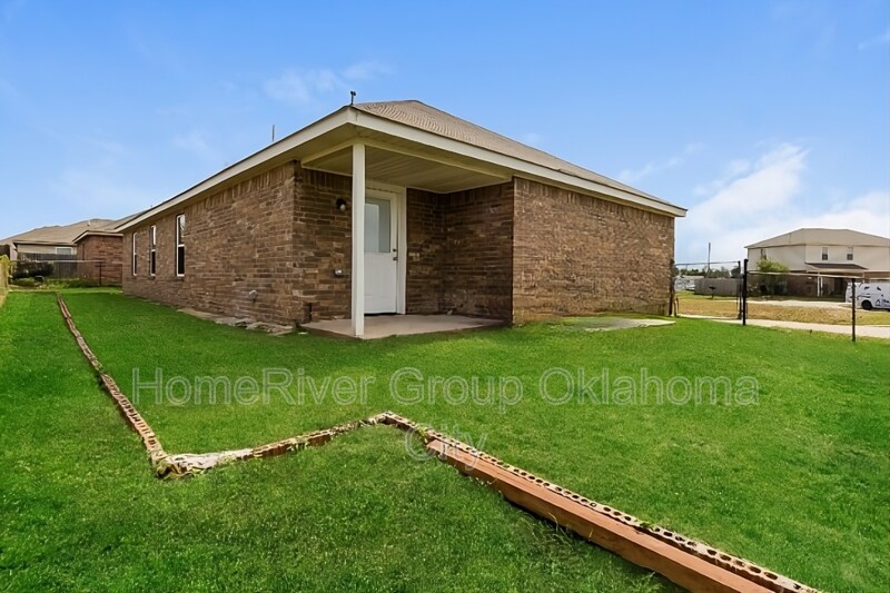 Building Photo - 6136 Cielo Terrace