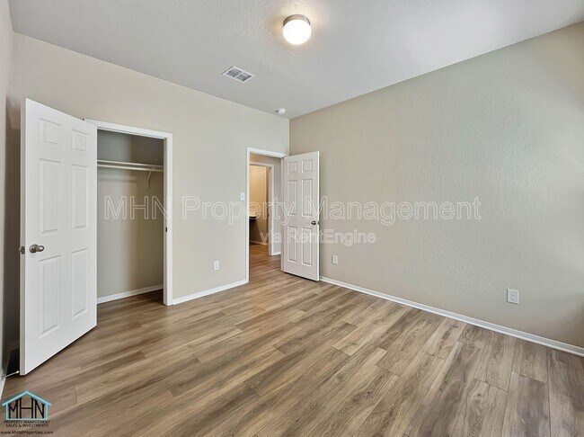 Building Photo - 7118 Marina Del Rey