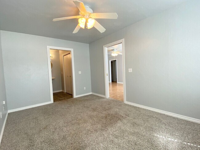 Building Photo - Cute 3 bed 2 bath in the hear of Edmond!!
