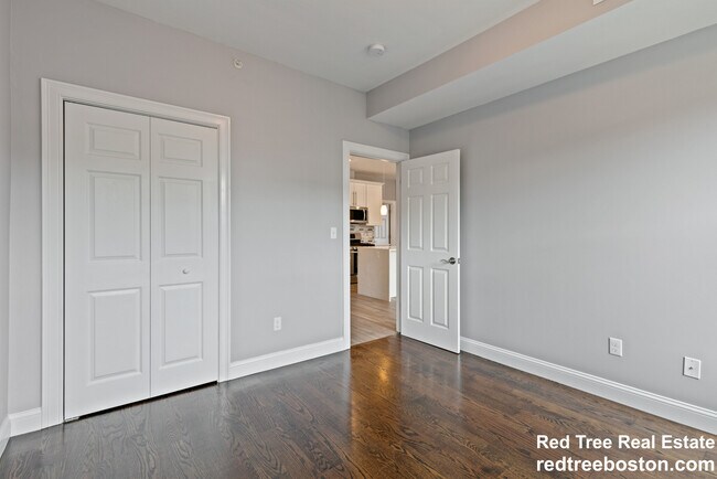 Building Photo - 146 Sutherland Rd