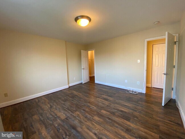 Building Photo - 1001 Chillum Rd