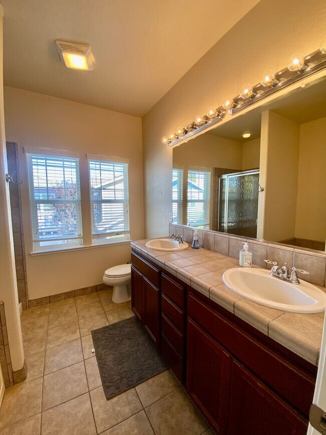 Building Photo - 329 Messina Terrace