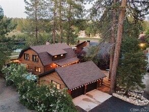 Building Photo - 1091 Club View Dr