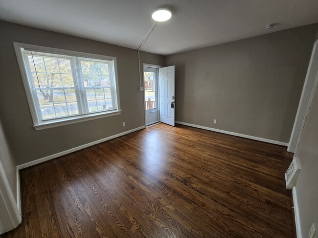 Building Photo - Florissant 3-Bedroom Rental – Affordable & Move-In Ready