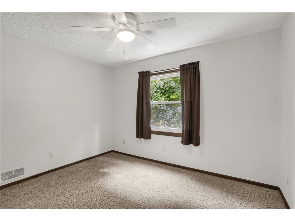Building Photo - 9937 Deerwood Ln N