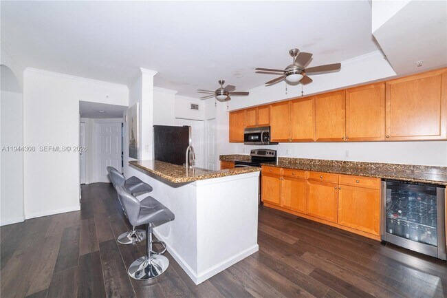 Building Photo - 17150 N Bay Rd