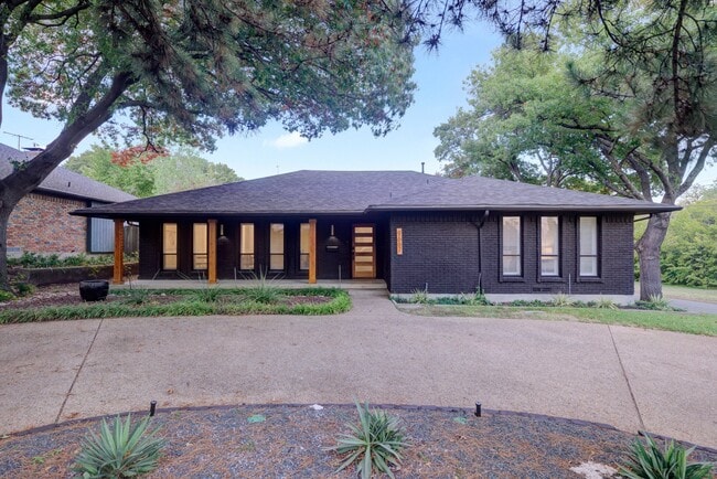 Building Photo - 9667 Timberleaf Dr