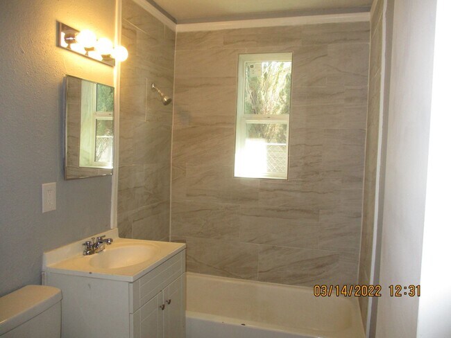 Building Photo - 508 North Ave