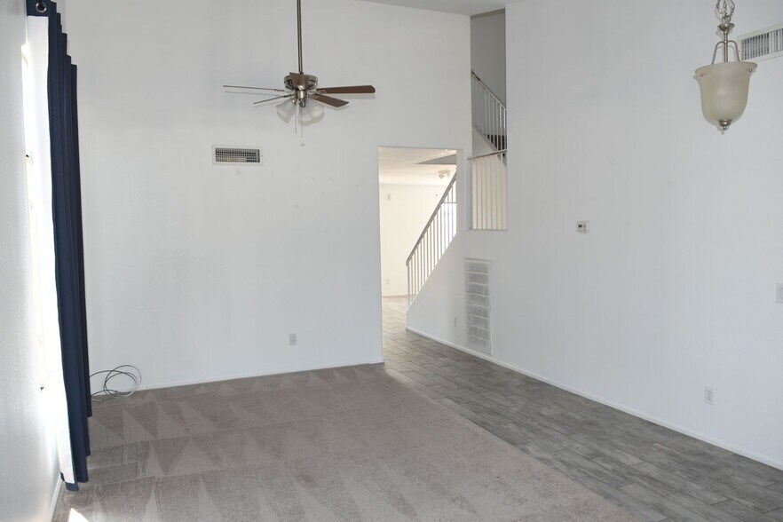 Building Photo - 16025 W Diamond St