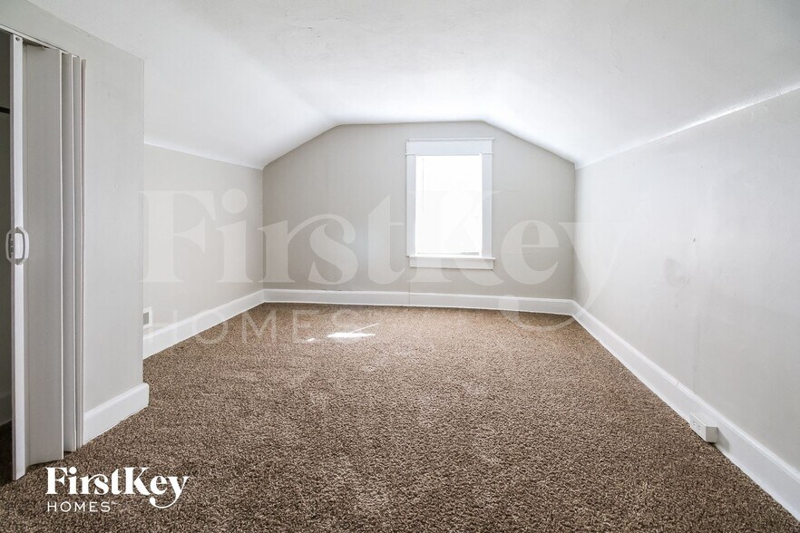 Building Photo - 1723 S Crescent Ave