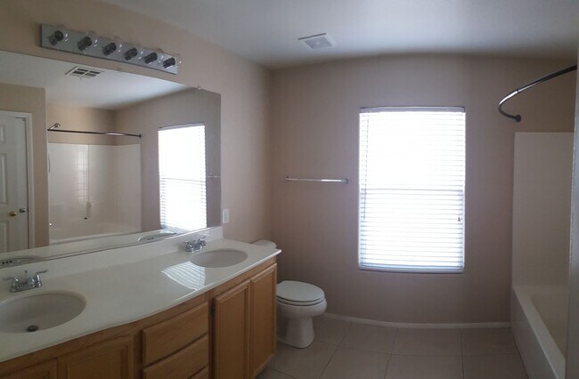 Building Photo - Beautiful 4Bed/3Bath/2Car home located within the Iron Mountain Ranch Community
