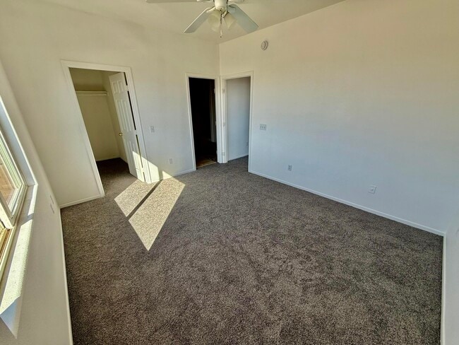Building Photo - 13827 Luis Dr