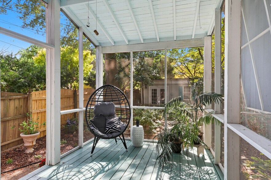 Building Photo - 3109 W Grace St