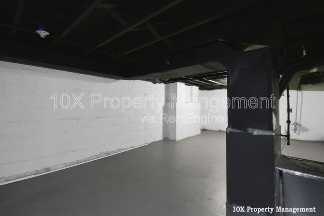 Building Photo - 332 Lechner Ave