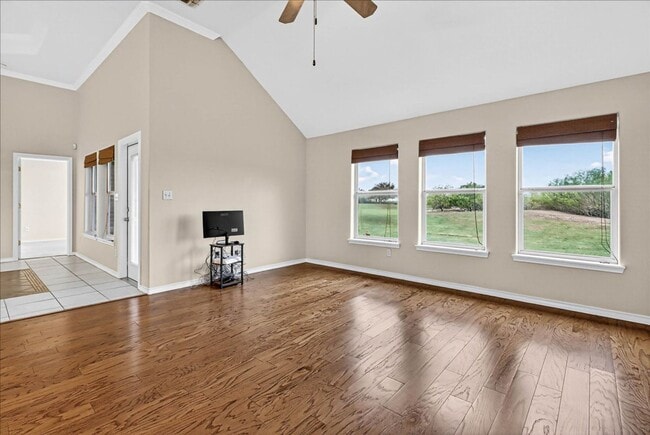 Building Photo - 6325 Oso Pkwy