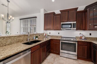 Building Photo - Newly updated townhouse with 2 car garage!