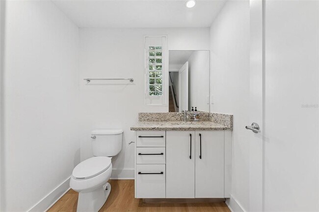 Building Photo - 4810 W McElroy Ave