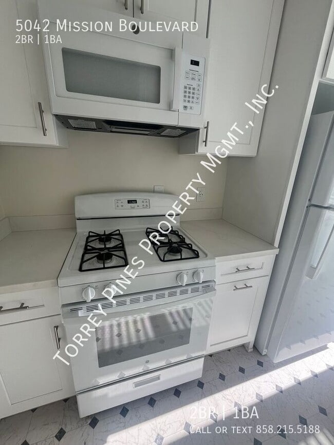 Building Photo - 5042 Mission Blvd