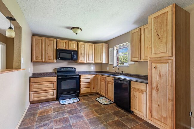 Building Photo - 27311 Kingport Dr