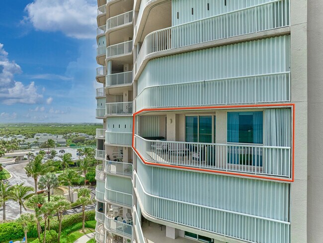 Building Photo - 5051 N Hwy A1A