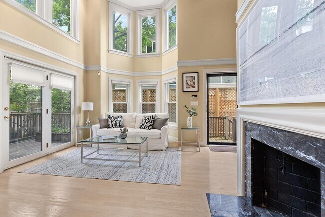 Building Photo - 49B Dana St