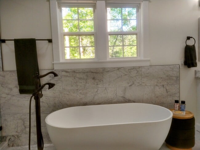 Building Photo - 63 Redwood Ln