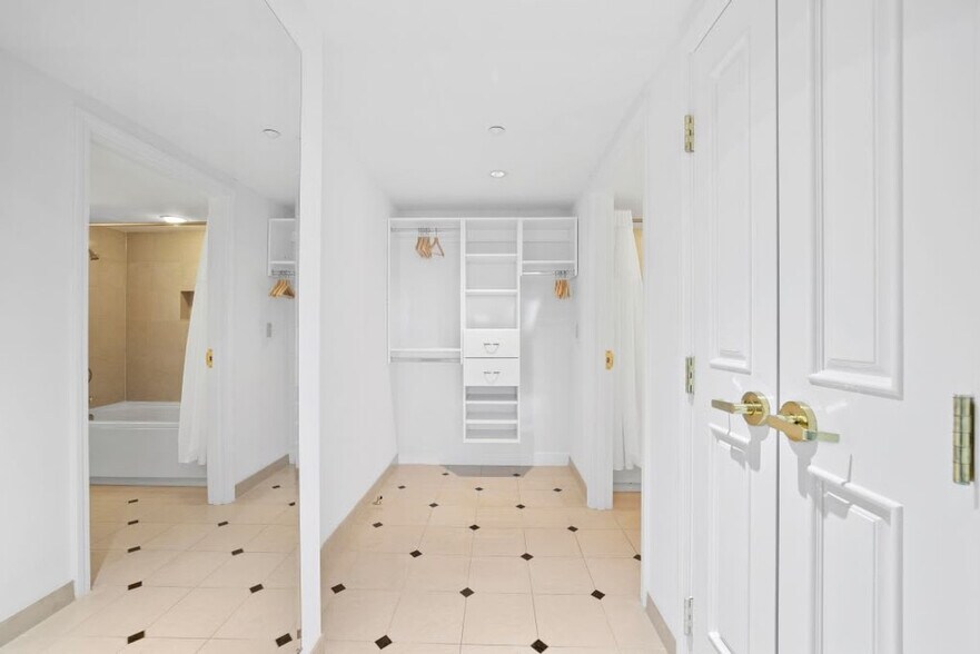 Building Photo - 848 Pacific Ave