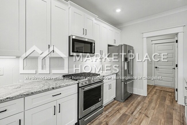 Building Photo - 556 Kingwood Ln