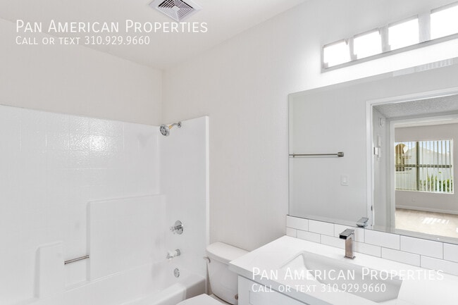 Building Photo - 10380 Almayo Ave