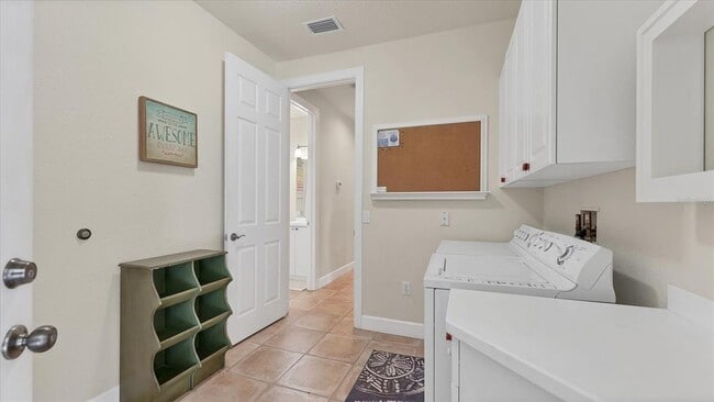 Building Photo - 5433 46th Ct W