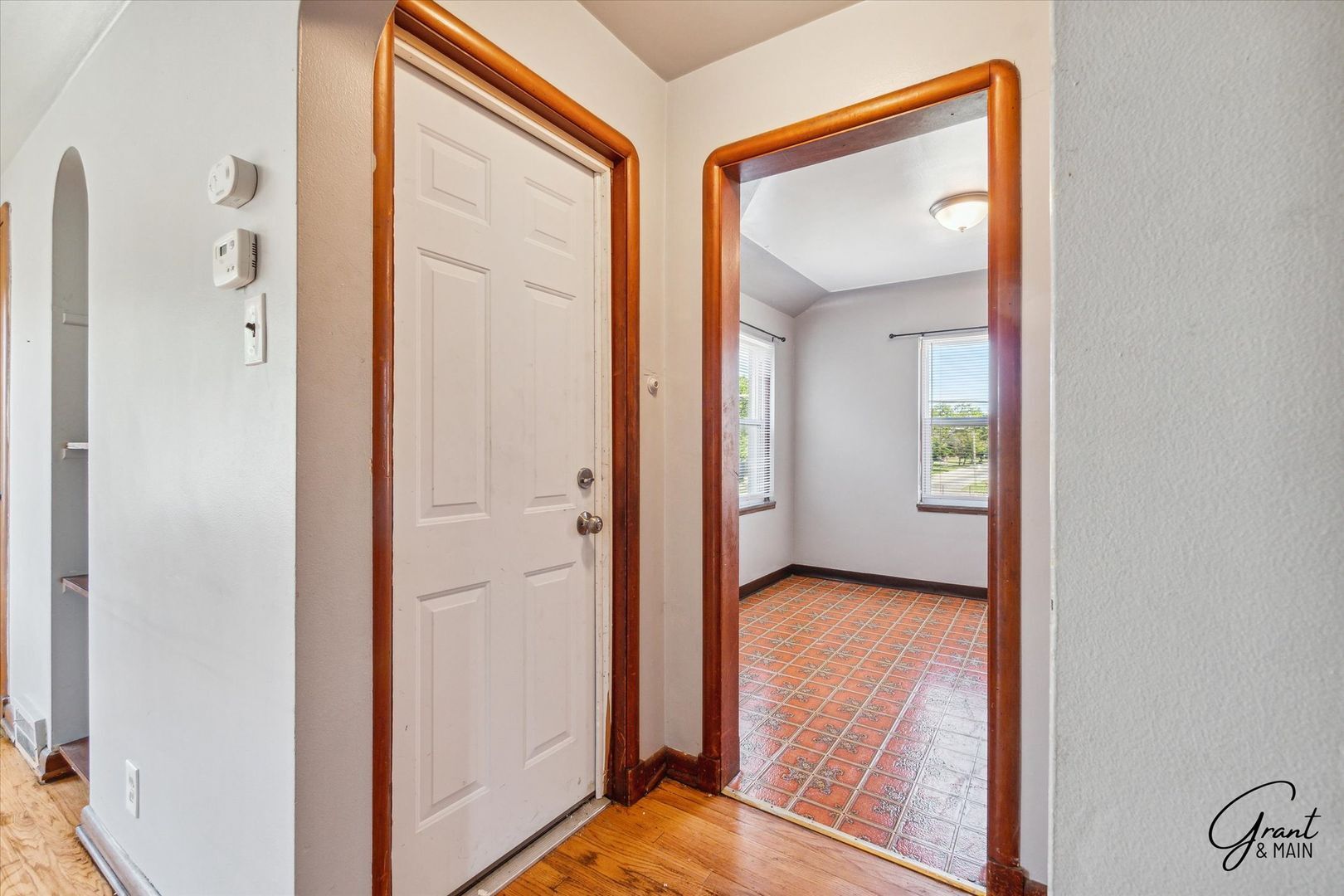 Building Photo - 5074/5076 Chalmers - Alejandro Soto