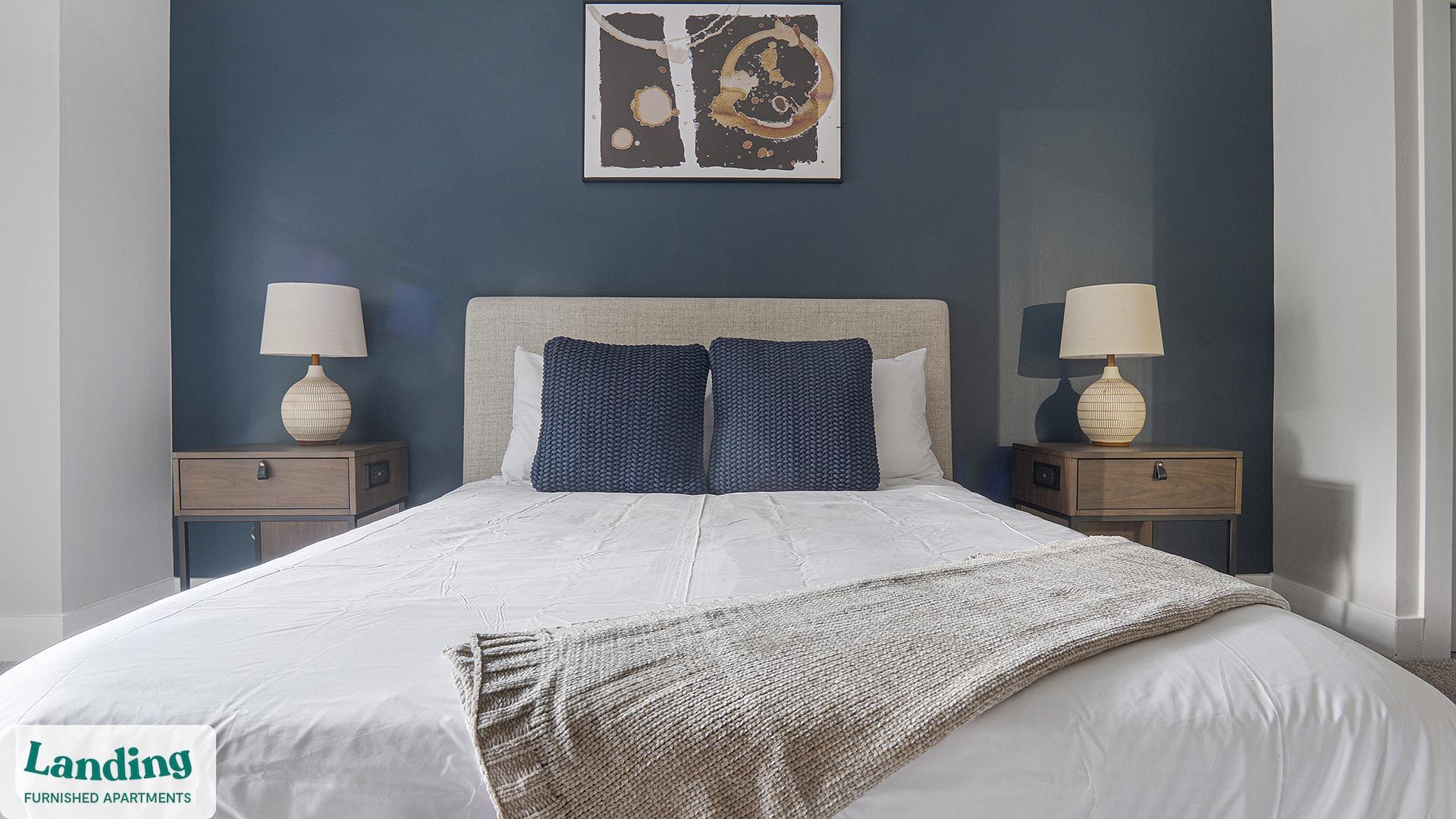 Building Photo - 2000 E Lake Pkwy