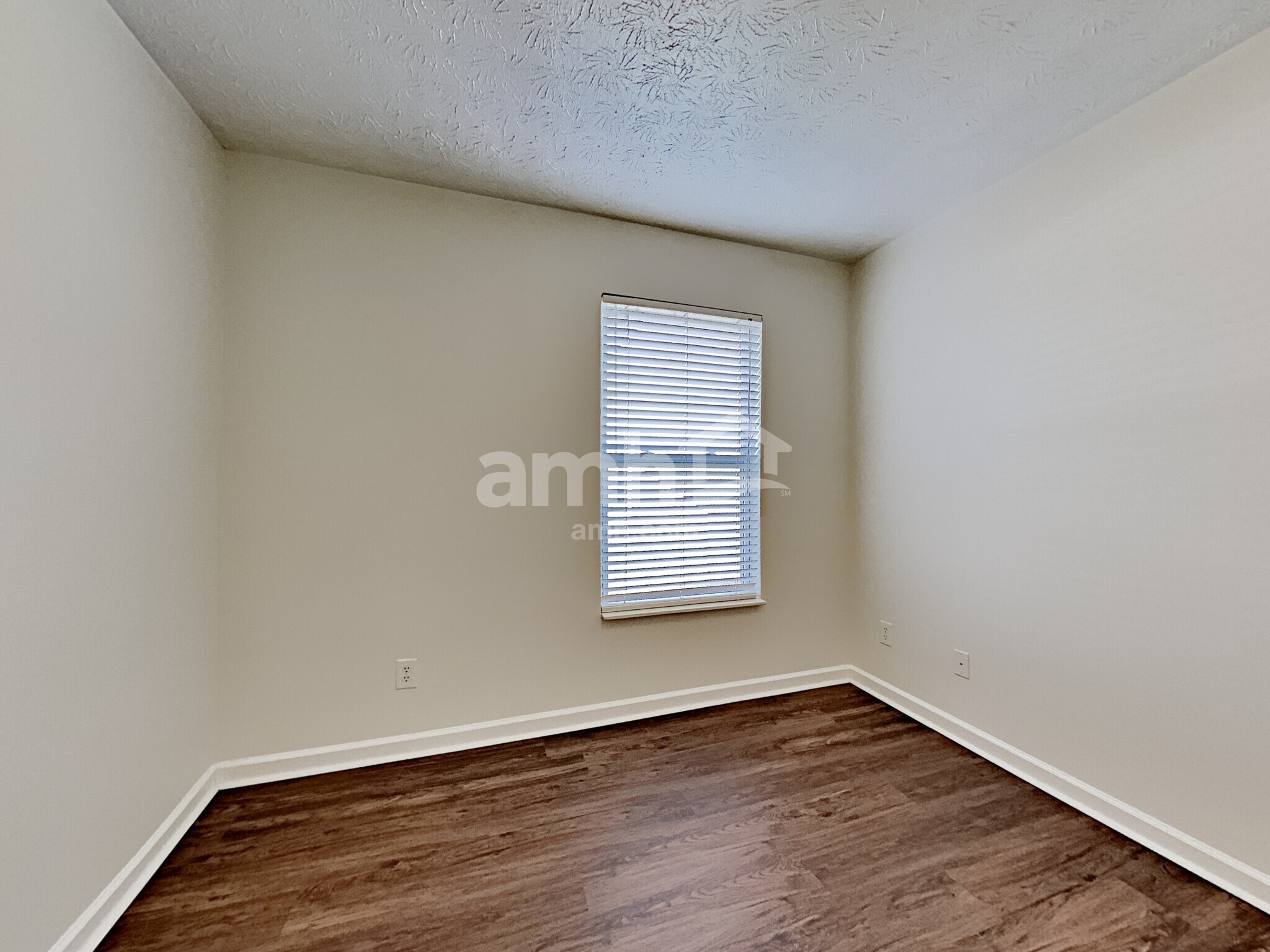 Building Photo - 2207 Erin Ln