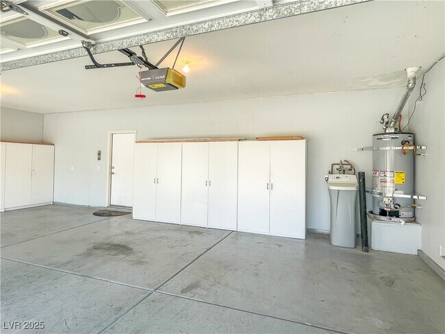 Building Photo - 9374 Bondeno St