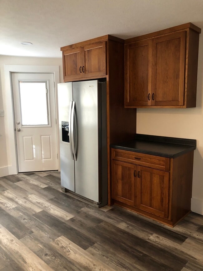 Building Photo - 612 S Cleveland Massillon Rd