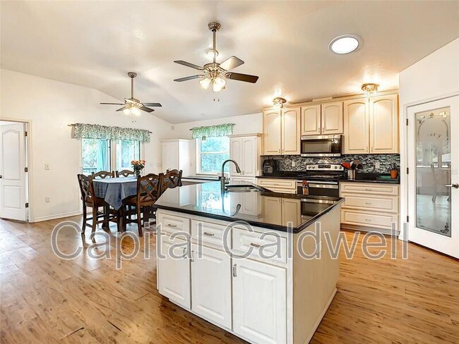 Building Photo - 4838 Grandview Ave